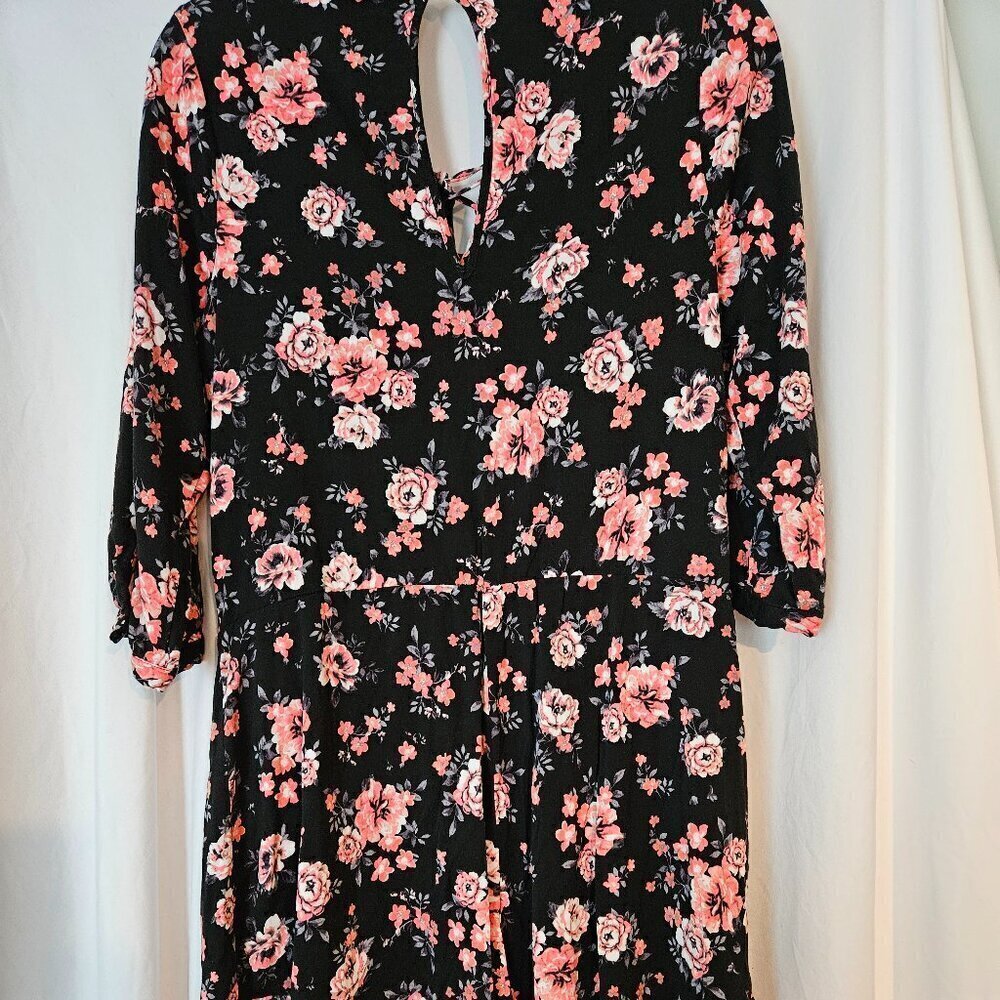 Torrid black floral romper size 00‎ - Picture 2 of 7
